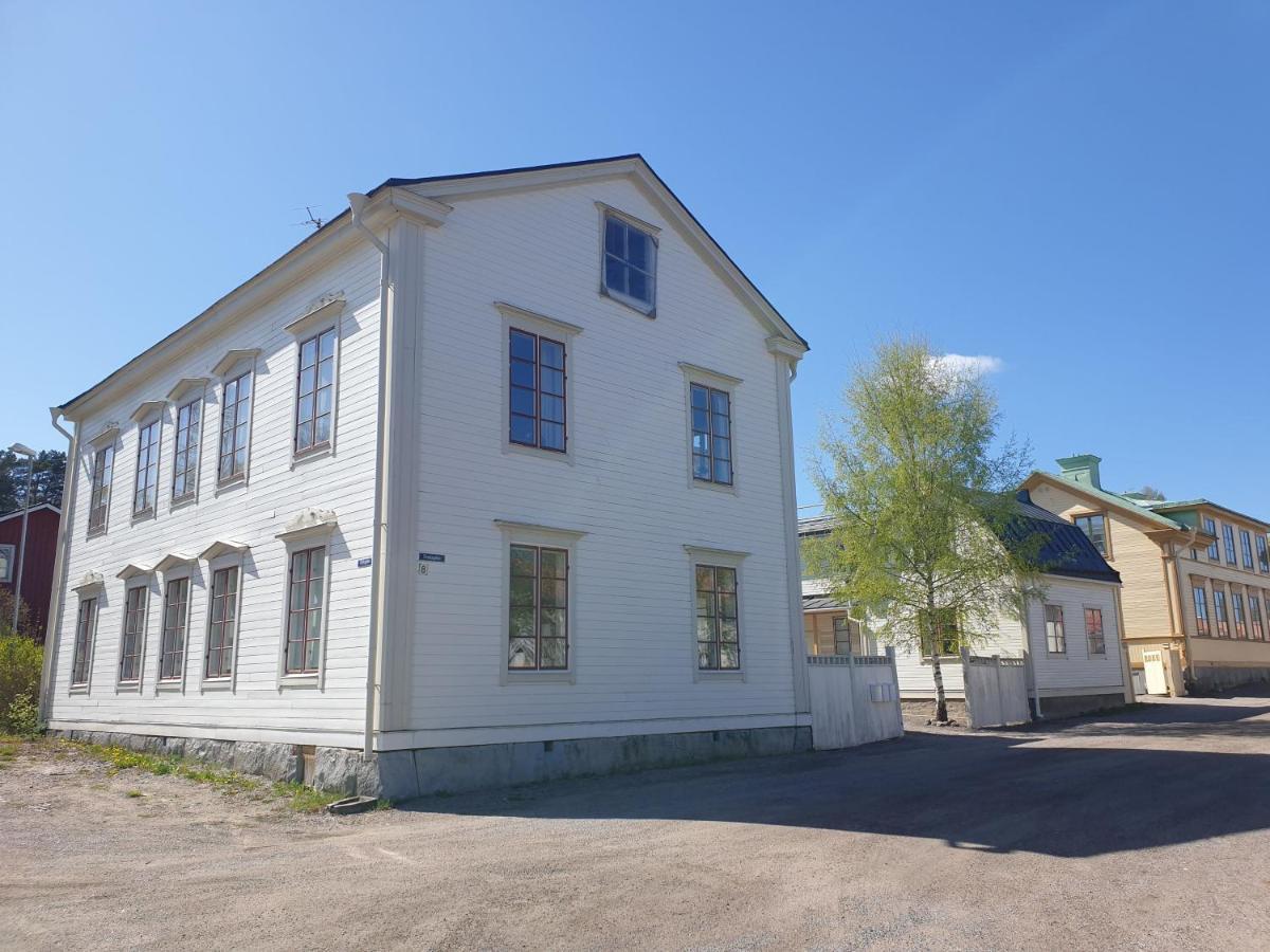 Vaelrenoverad Fin Laegenhet I Charmigt Omrade Söderhamn Eksteriør bilde